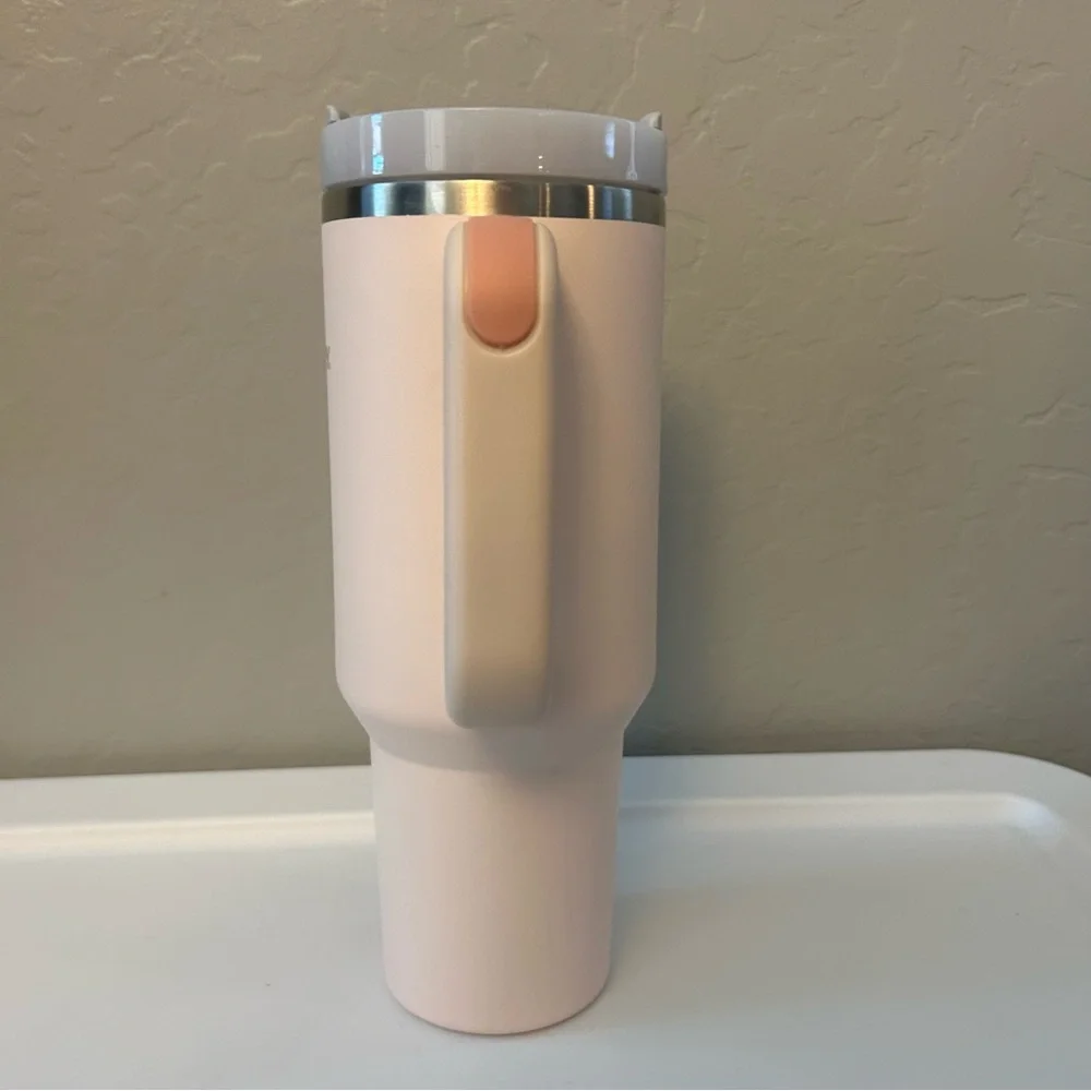 Stanley Rose Quartz Quencher H2O flowstate tumbler 40 oz Travel Mug with Handle - Picture 11 of 14